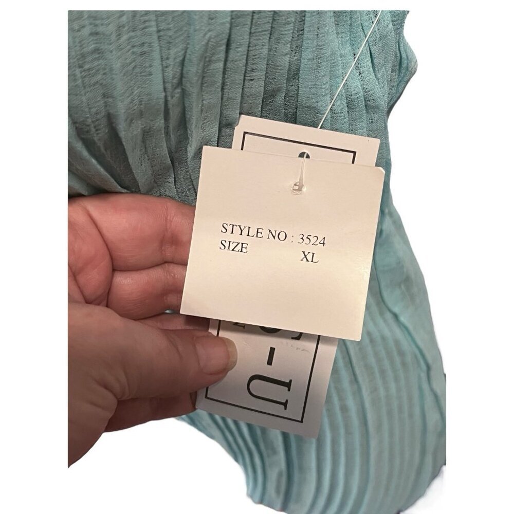 Light Blue Ribbed Halter Neck Top - Picture 4 of 10